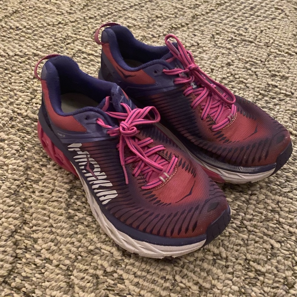 Hoka arahi 2 running shoes size 9 women